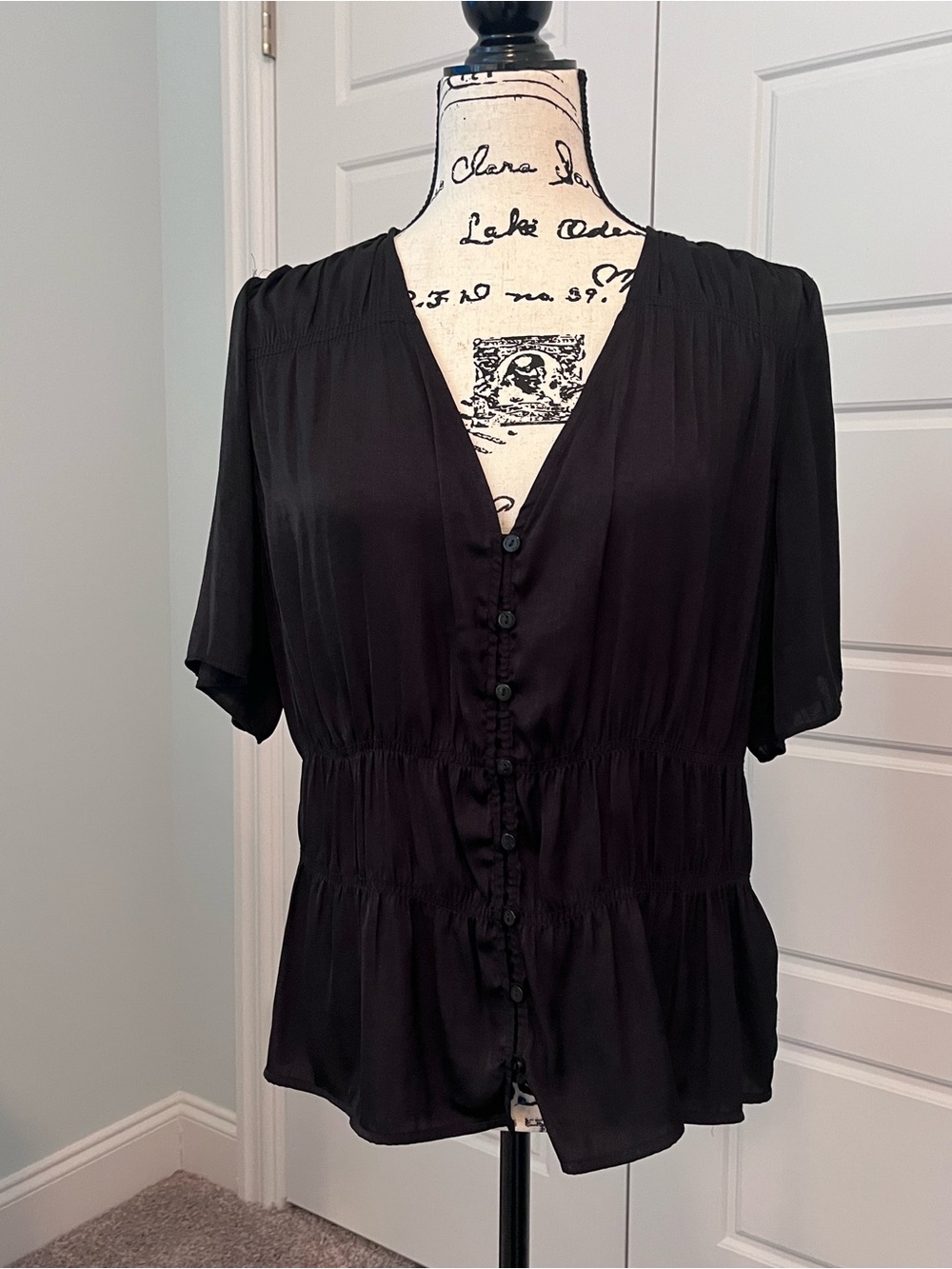 Elie Tahari Black Button-Front V-Neck Blouse